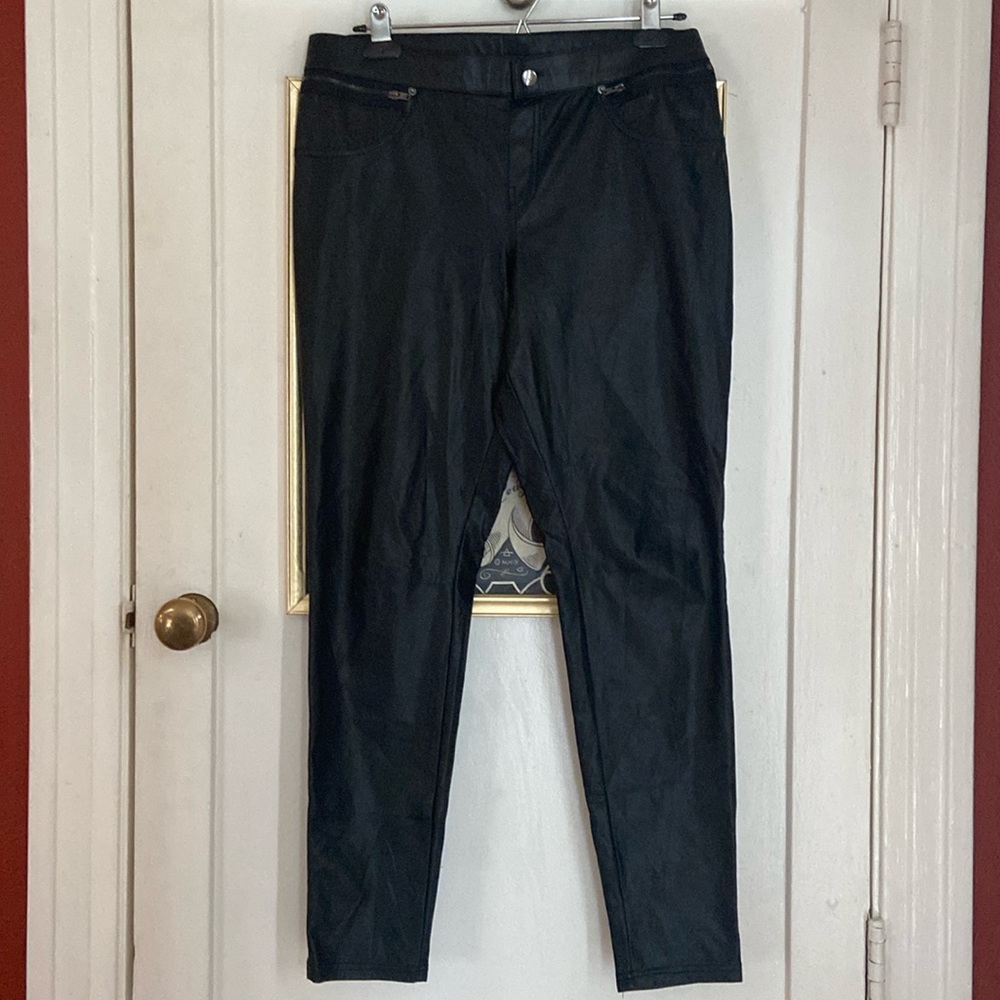 Hue Pleather Leggings Size Large